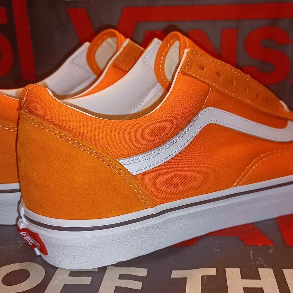 Vans Men's 9/Women's 10.5 Old Skool Orange Tiger/True White Suede VN0A5KRFAVM - Picture 2 of 12